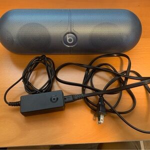 Beats Pill XL Gray with charger - Brand new battery